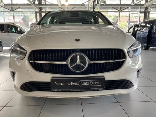 Mercedes-Benz B 200 Progressive Sedan