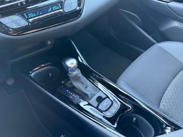 Toyota C-HR Hybride Team D