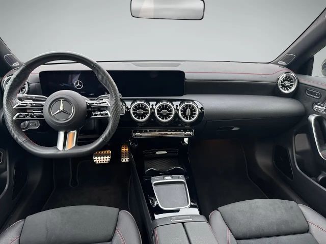 Mercedes-Benz CLA 200 AMG Line Shooting Brake