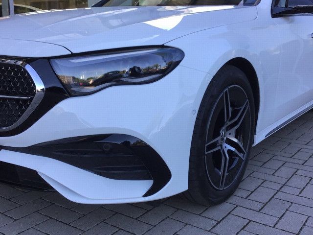 Mercedes-Benz E 200 AMG Line Sedan