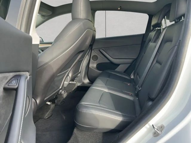 Tesla Model Y AWD Dual Motor Performance