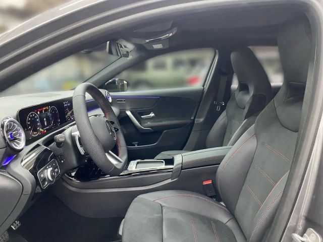 Mercedes-Benz A 180 AMG Line