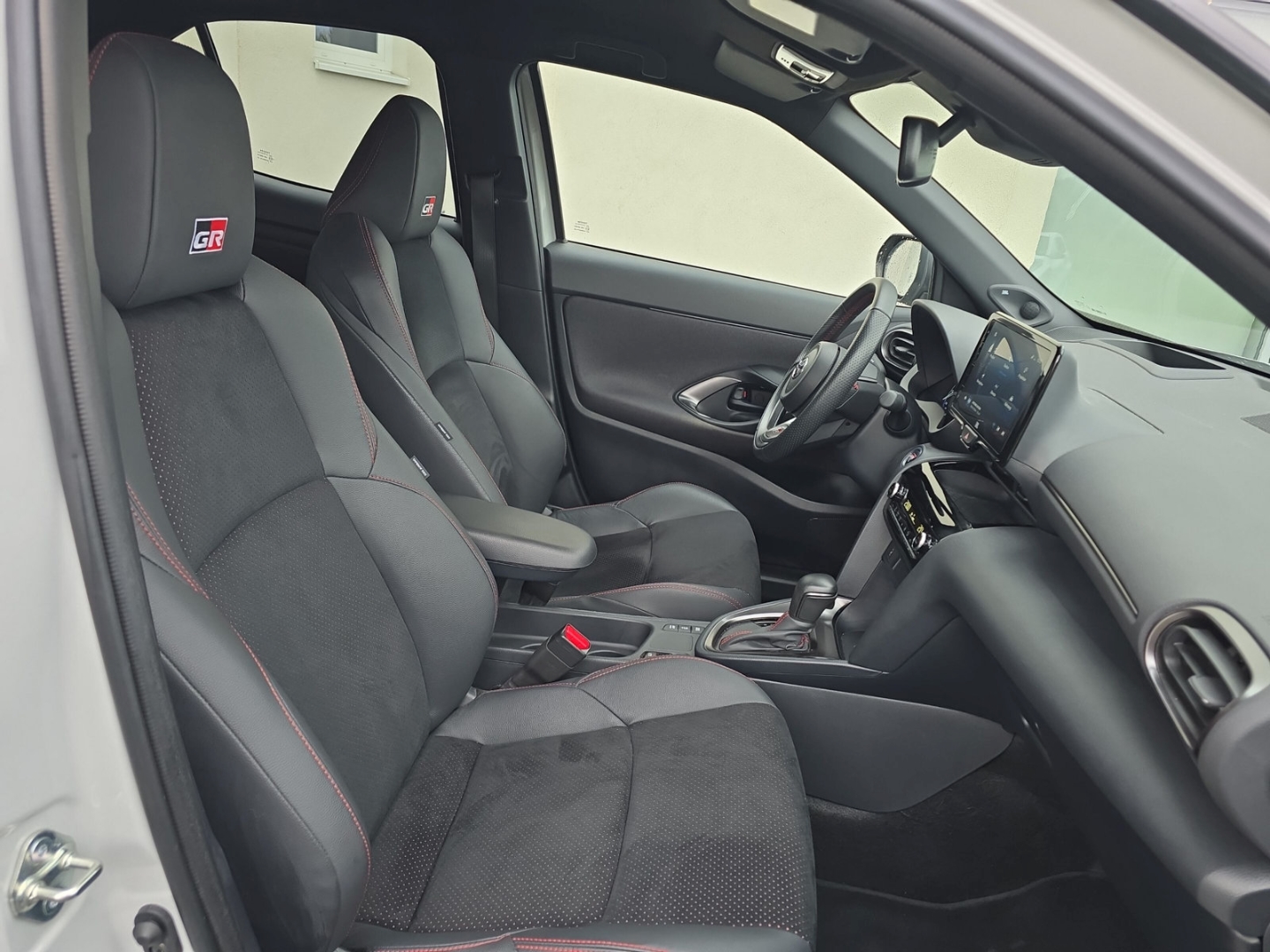 Toyota Yaris Cross 5-deurs Bi-Tone GR