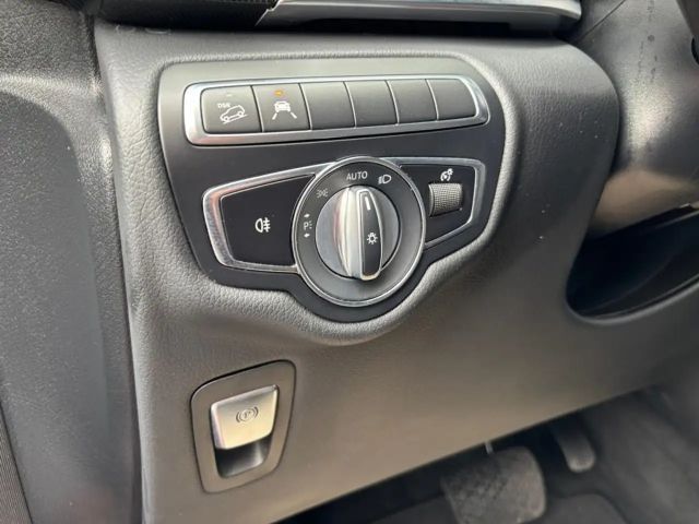 Mercedes-Benz V 220 4MATIC V 220 d