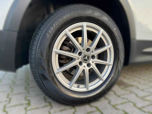 Mercedes-Benz GLB 200 4MATIC GLB 200 d