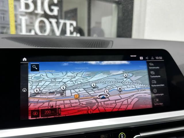 BMW 330 330e M-Sport xDrive