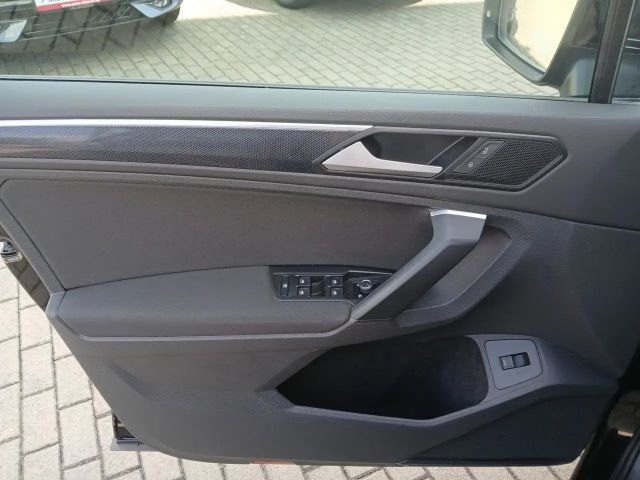 Volkswagen Tiguan TDI United MatrixLED HuD 360° Kamera Keyless AC...