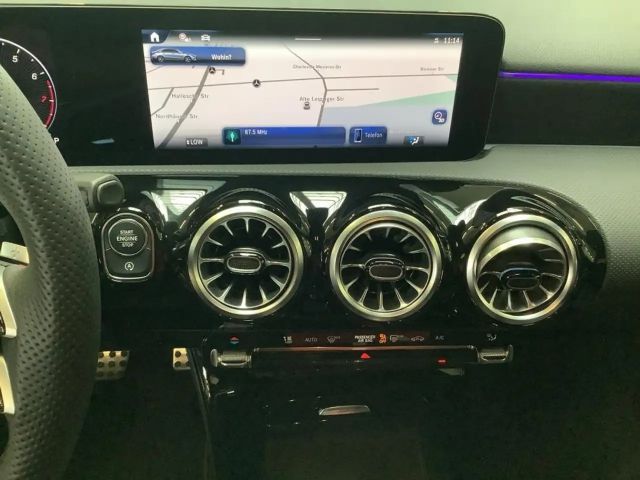 Mercedes-Benz A 180 AMG Line