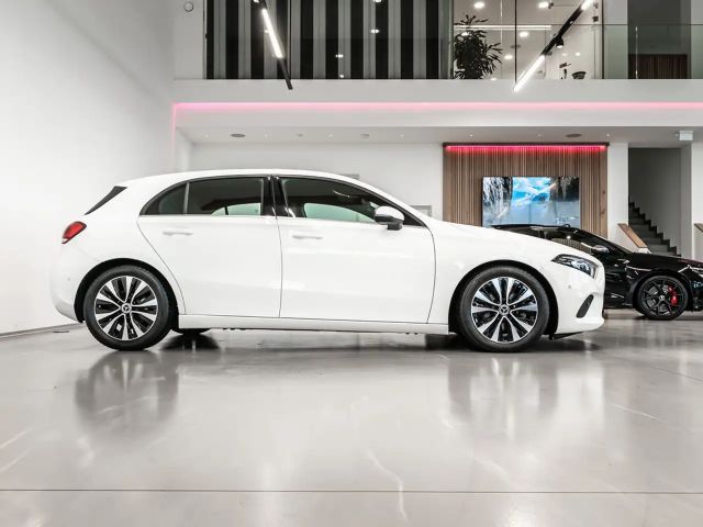 Mercedes-Benz A 180 A 180 d Style