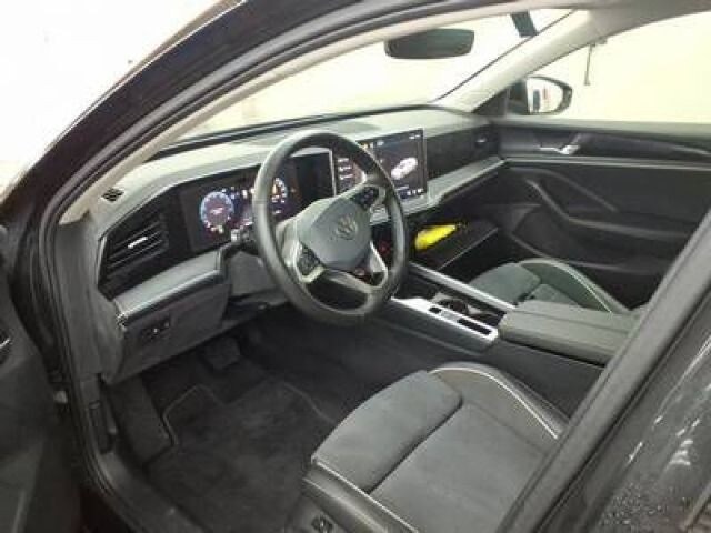 Volkswagen Passat 1.5 eTSI Business Variant