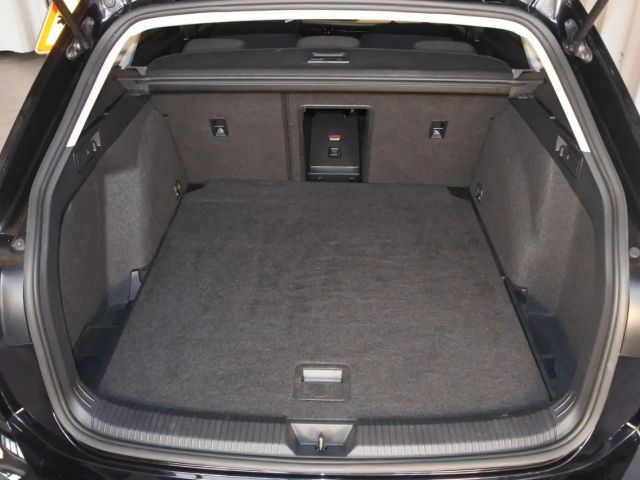 Volkswagen Golf 2.0 TDI Golf VIII Life Variant