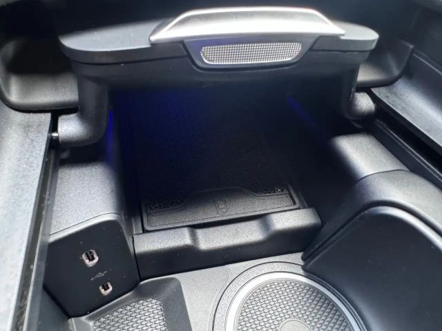 Mercedes-Benz E 220 AMG Line E 220 d Sedan