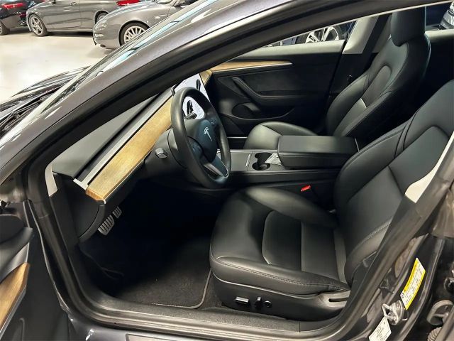 Tesla Model 3 AWD Performance