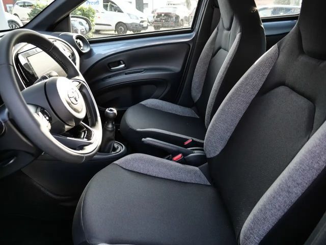 Toyota Aygo X 1.0 VVT-i Business