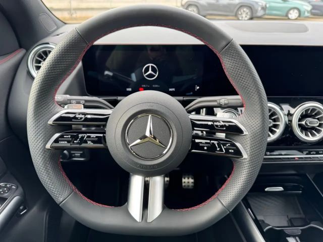 Mercedes-Benz GLA 200 AMG Line