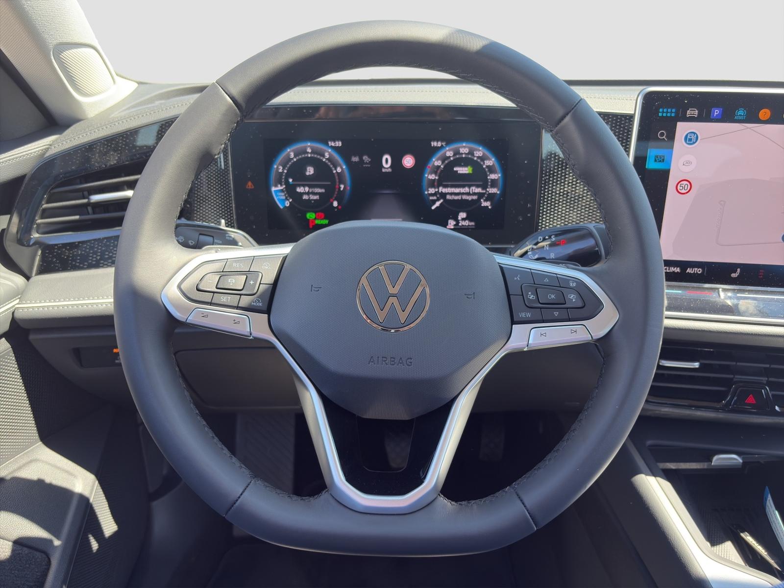 Volkswagen Passat 1.5 eTSI Business Variant