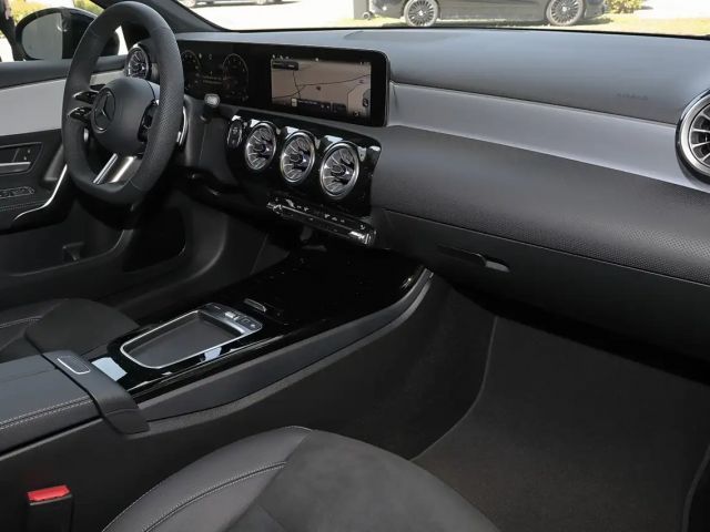 Mercedes-Benz A 200 AMG Line