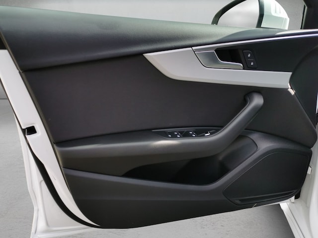 Audi A4 35 TDI Avant S-Line S-Tronic