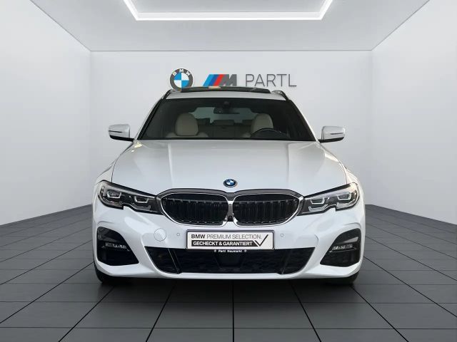 BMW 320 320e M-Sport Touring xDrive