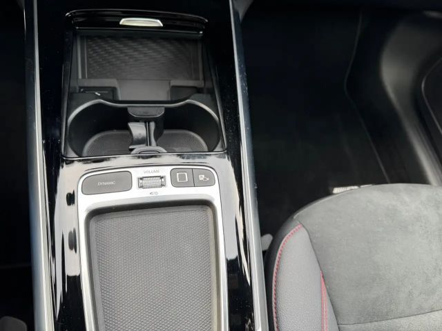 Mercedes-Benz GLA 200 AMG Line