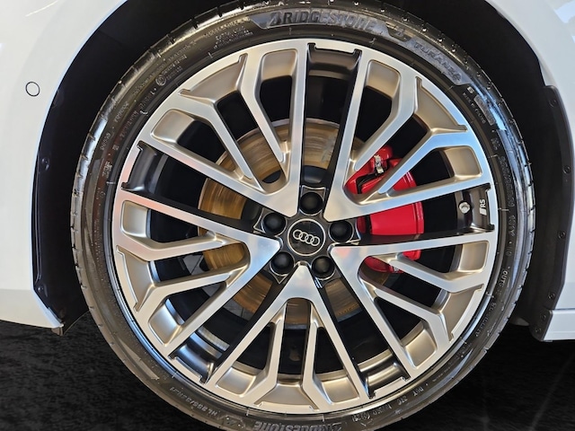 Audi A6 Avant Quattro S-Tronic