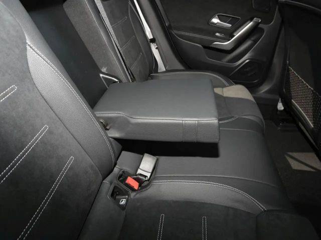 Mercedes-Benz A 200 AMG Line Hatchback