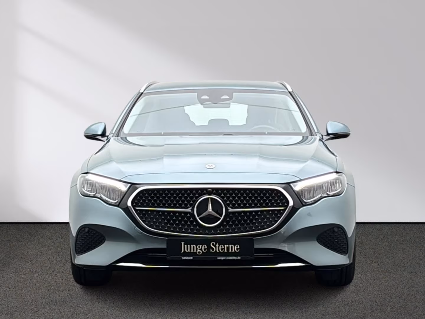 Mercedes-Benz E 220 AVANTGARDE E 220 d Estate