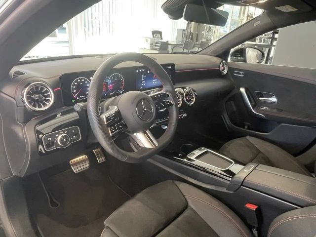 Mercedes-Benz CLA 200 AMG Line Coupé