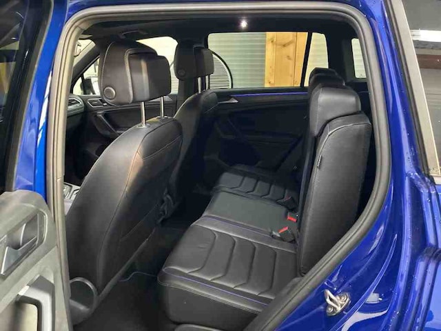 Volkswagen Tiguan BLACK 320PS NP.83T AKRAPOVIC.AHK.PANO.LEDER.AREA-VIEW.21