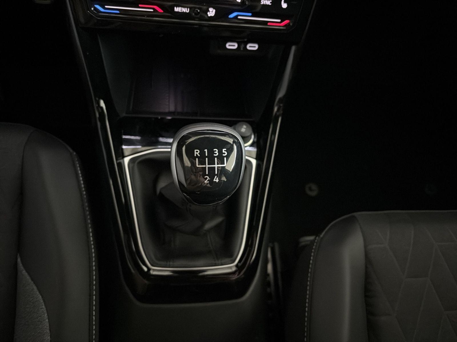 Volkswagen T-Cross 1.0 l TSI 5-Gang Goal Navi Shz Klima