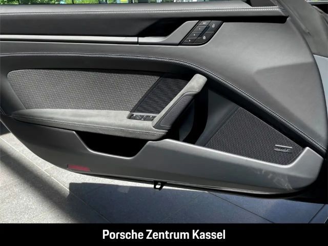 Porsche 992 Cabrio Carrera GTS Turbo