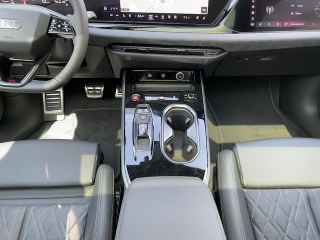 Audi A6 Avant Quattro S-Tronic