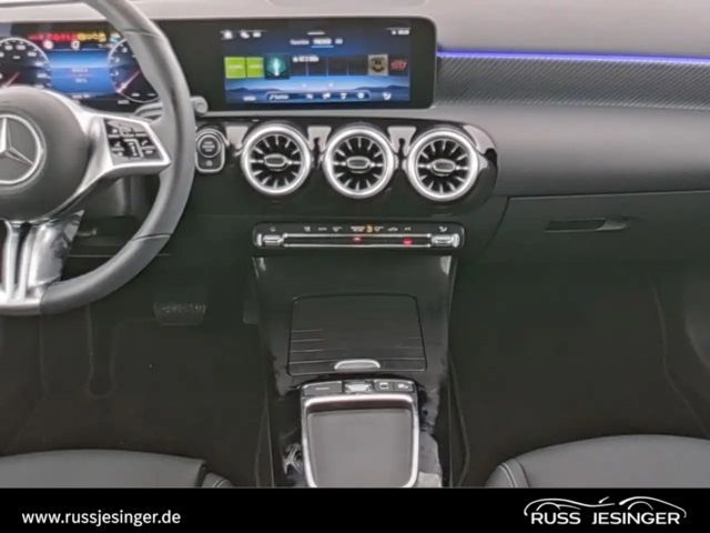 Mercedes-Benz A 180 AHK*AUT*Kam.*KlimaA*LED*LM*Navi*PDC*SHZ