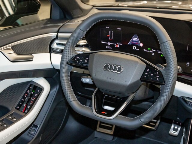 Audi A6 Avant Quattro S-Tronic