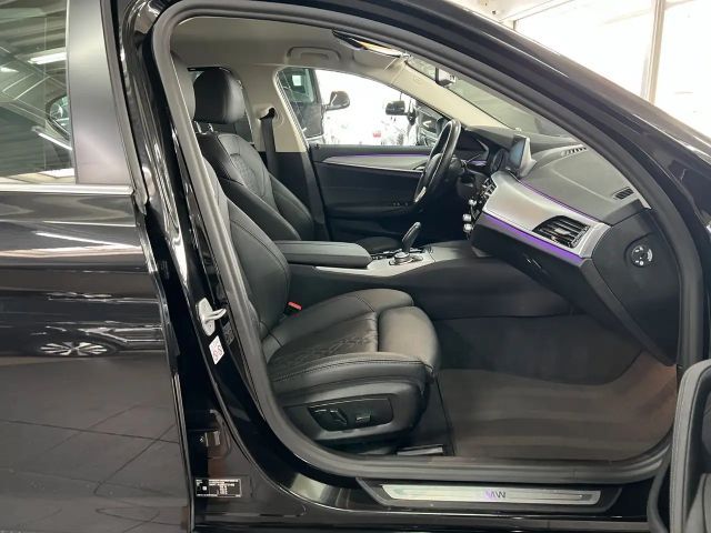 BMW 530 530e Sedan