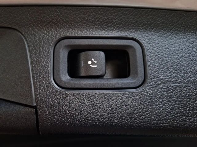 Mercedes-Benz A 200 Aut./LED/Panorama/AHK/Navi/Kamera/SHZ/1.Besitz