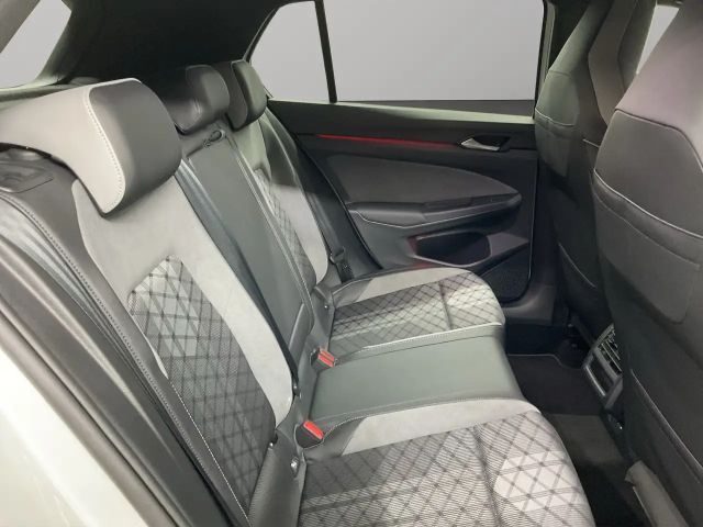 Volkswagen Golf 1.5 eTSI DSG Golf VIII R-Line