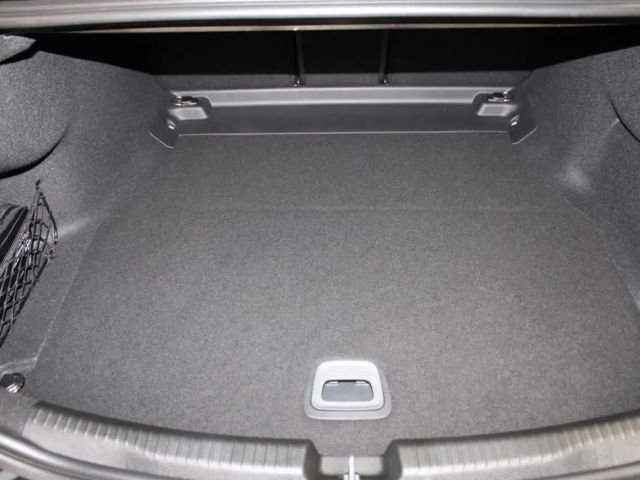 Mercedes-Benz C 180 AVANTGARDE Sedan