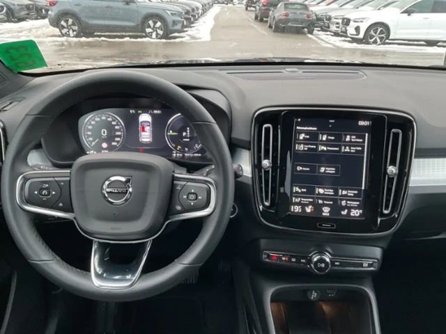 Volvo XC40 Dark Plus T5