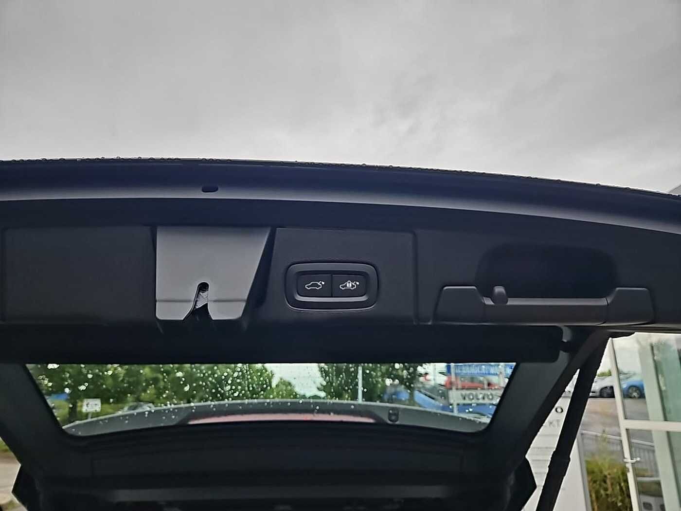 Volvo XC60 AWD Dark Plus T6