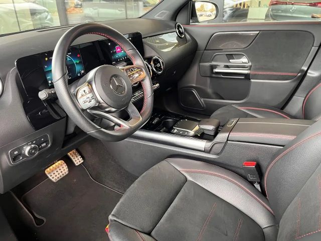 Mercedes-Benz GLA 180 AMG Line