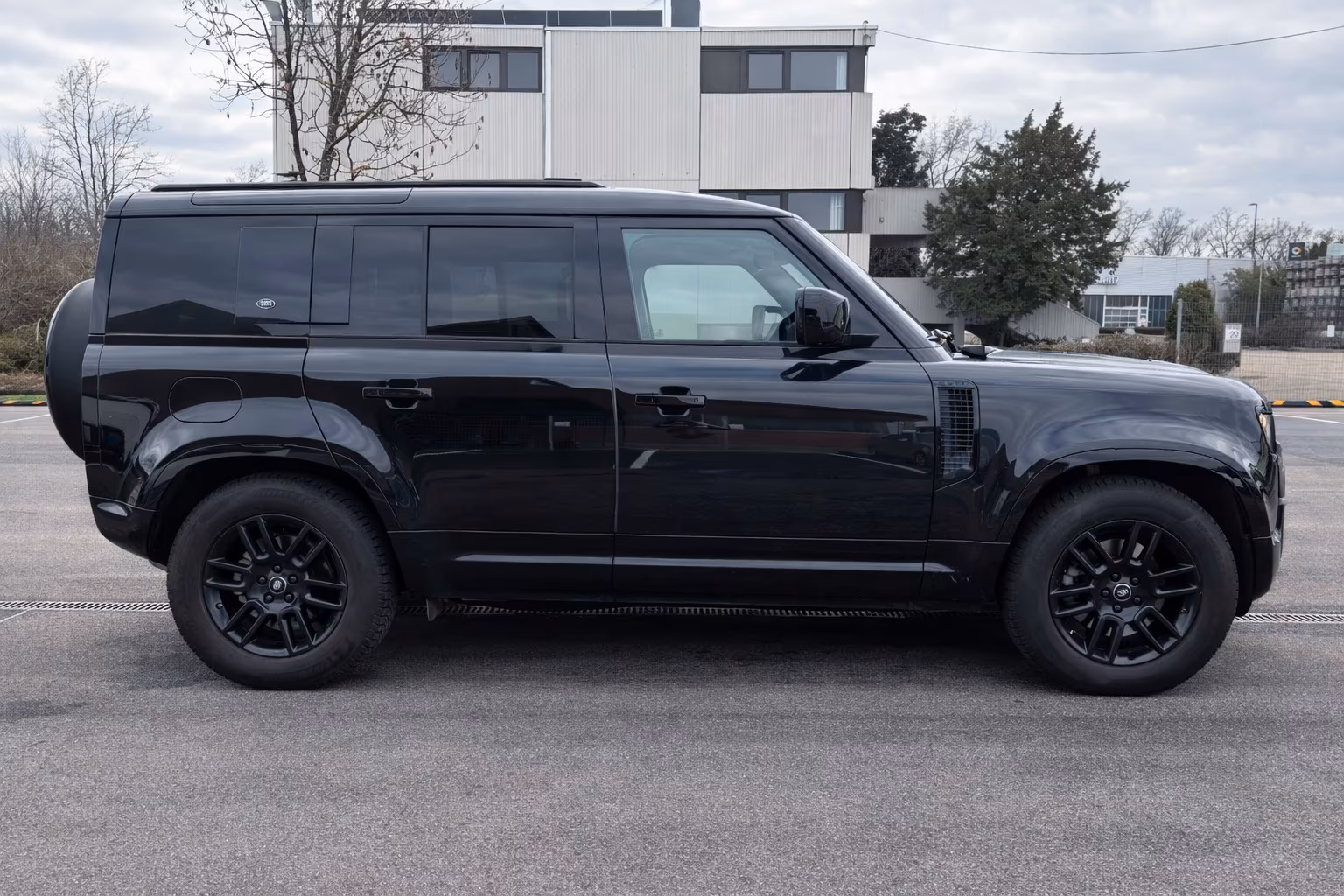 Land Rover Defender 110 S