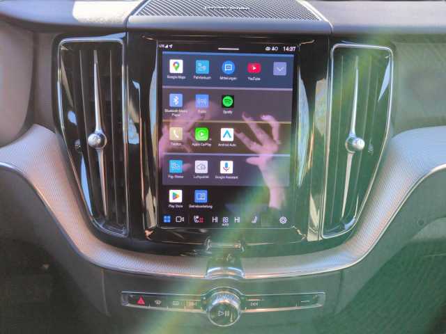 Volvo XC60 Navi LED Klima Standhzg Einparkhilfe el. Fenster