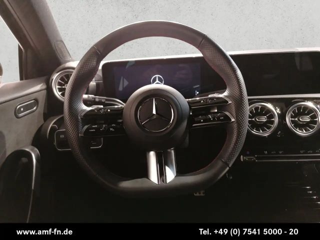 Mercedes-Benz A 200 AMG Line Premium