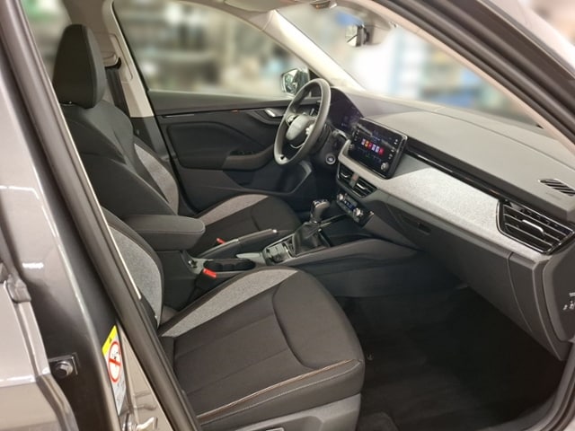 Skoda Kamiq 1,5 TSI DSG LED PDC SHZ SMART-L VORB AHK