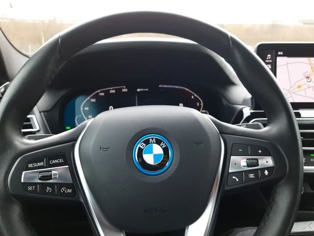 BMW X3 xDrive30e