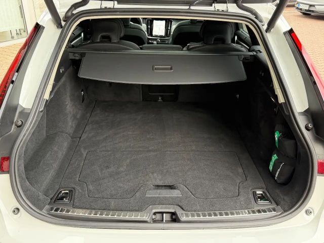 Volvo V90 AWD Dark Plus T6