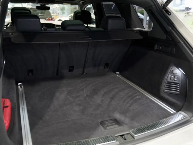 Volkswagen Touareg R-Line Style