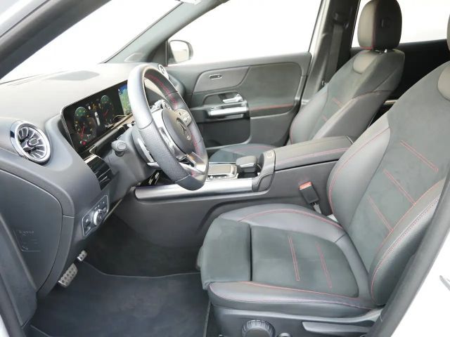 Mercedes-Benz GLA 200 AMG Line