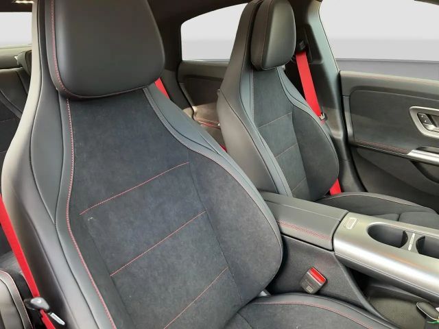 Mercedes-Benz CLA 250 AMG Line Coupé